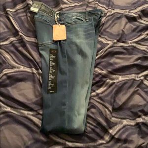 NWT Buckle Black skinny jeans!